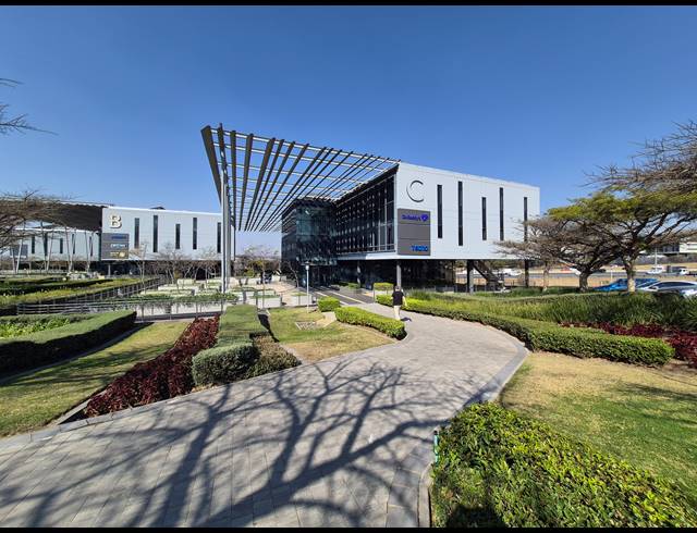 270M² OFFICE TO LET IN WOODMEAD